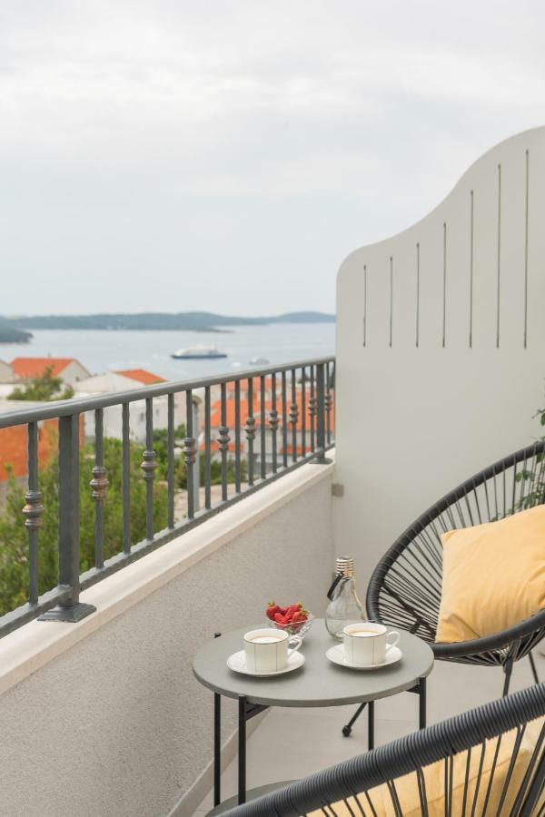 Hiša za goste Hvar View 4*